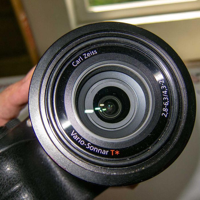 Sony Cyber-shot DSC-HX350 20.4 MP Carl Zeiss Vario Sonnar T* 24-1200mm