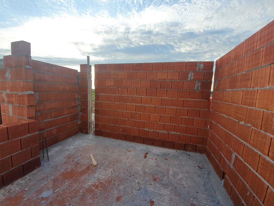 Execut finisari interioare si constructii