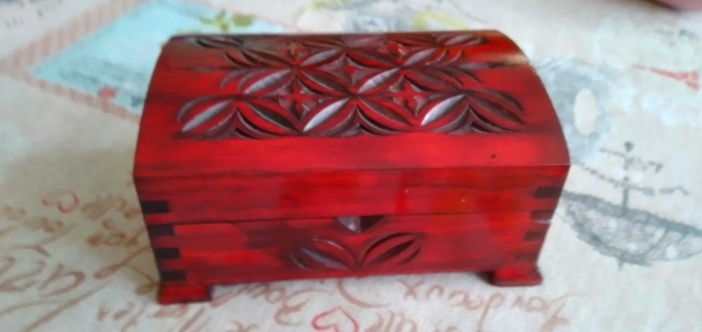 Продавам кутии за бижута