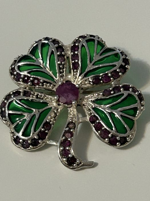 Изящен сребърен медальон/ брошка с естествени рубини и емайл