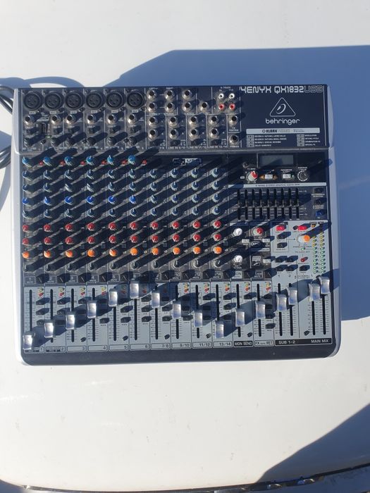Behringer QX1832USB