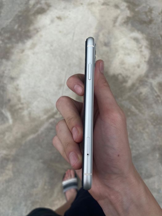 IPhone 11 с гарантией