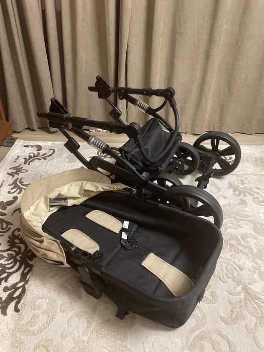 Продаю коляску 3 в 1