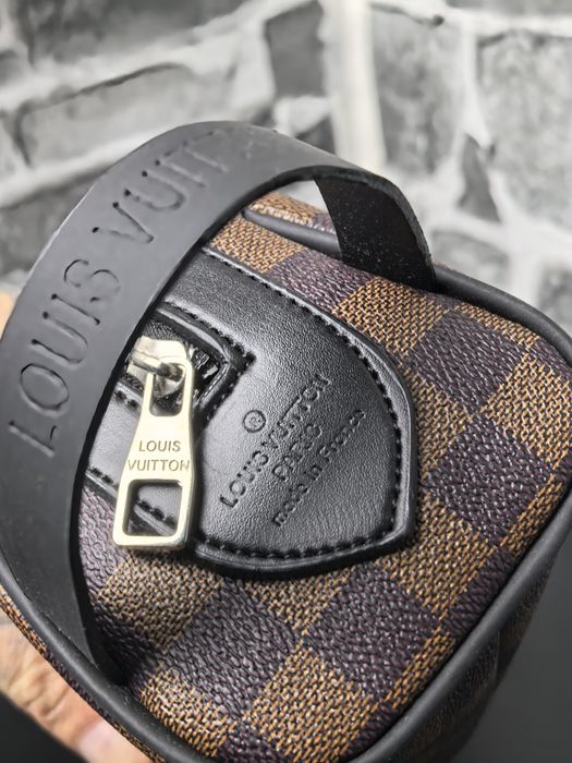Luis Viton чанта тип несесер