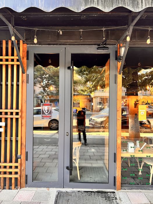 Пластиковые и алюминиевые окна, двери фасады, москитные сетки.: 30 000 ...