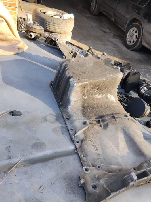 Запчасти на мерседес2,2плита мотор