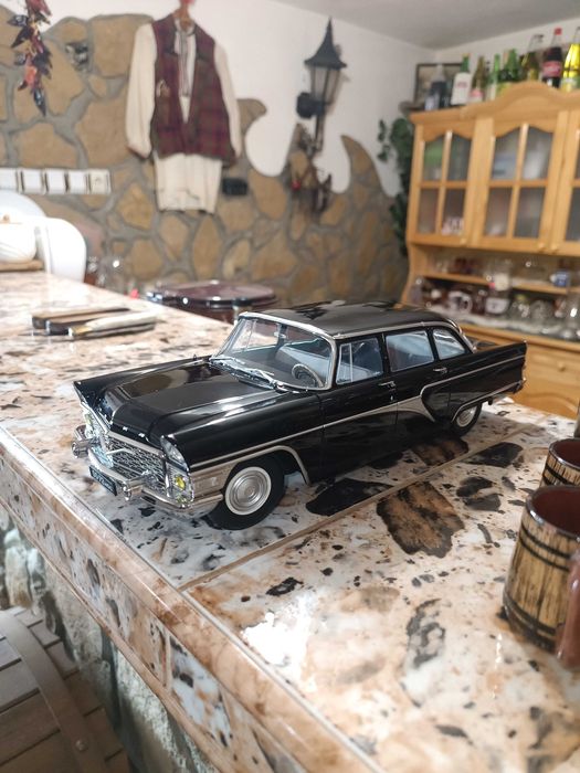 Газ 13 Чайка 1:18 Чисто нова