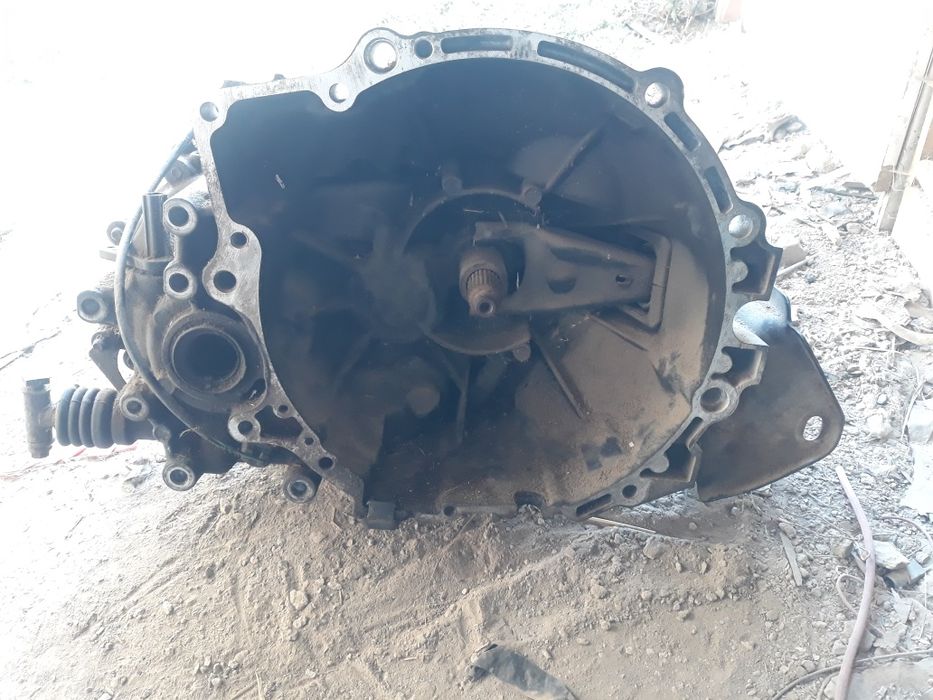 Коробка Мазда 323 птичка