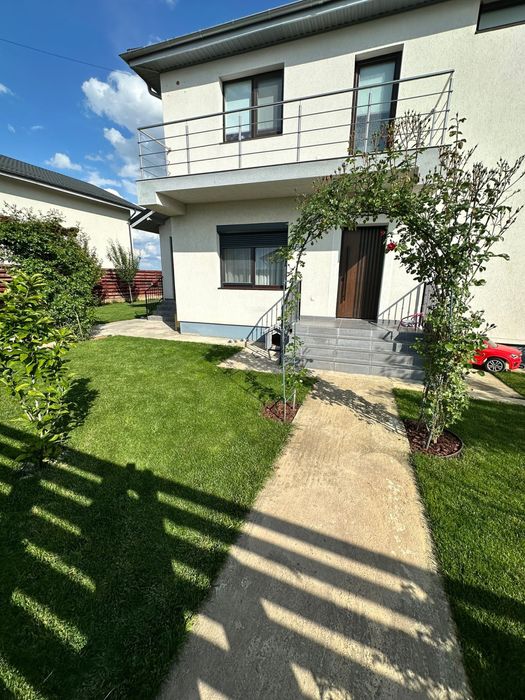 Propietar vand casa individuala