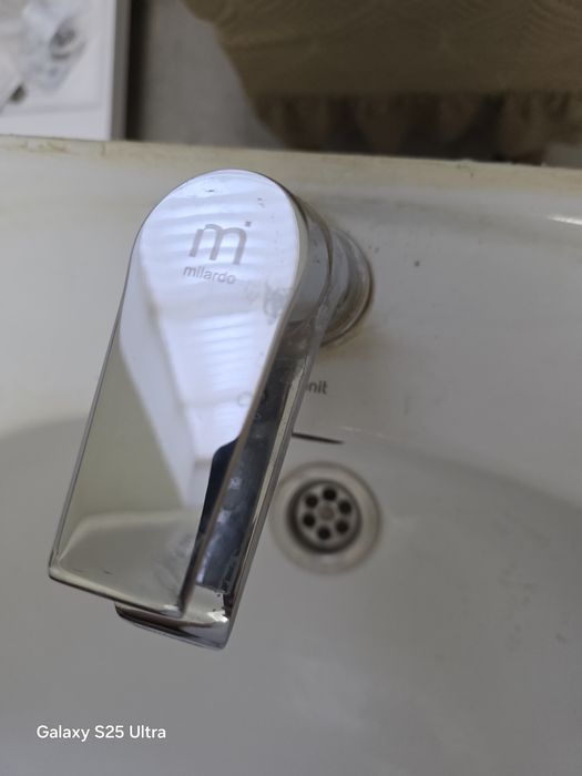 Продам раковину  с тумбой