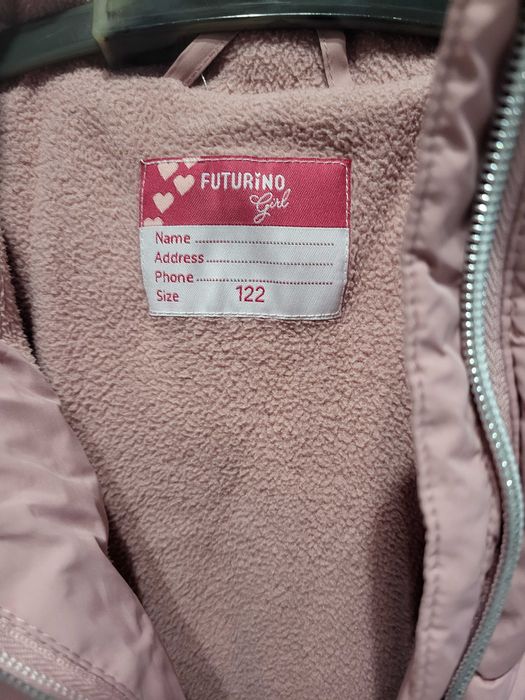 Продам куртки на девочку