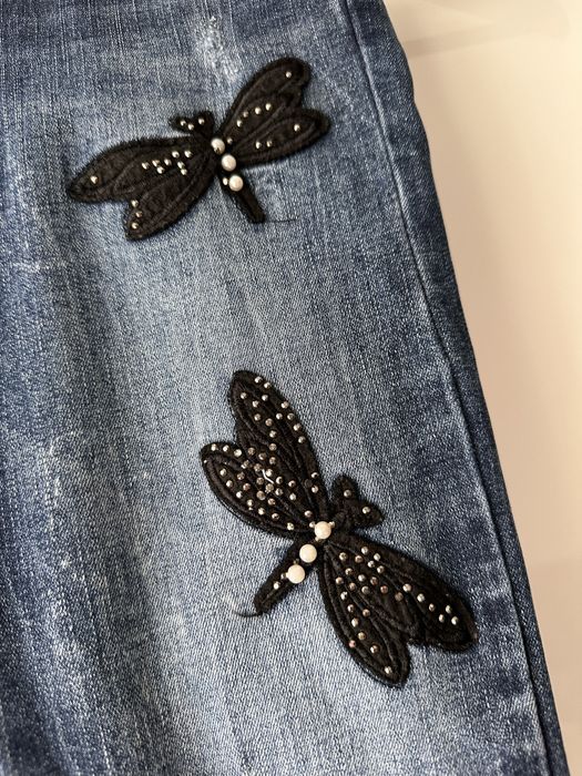 Дамски дънки с пеперуди