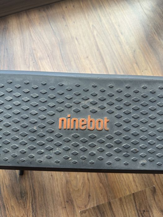 Електрическа тротинетка Ninebot F2 Pro