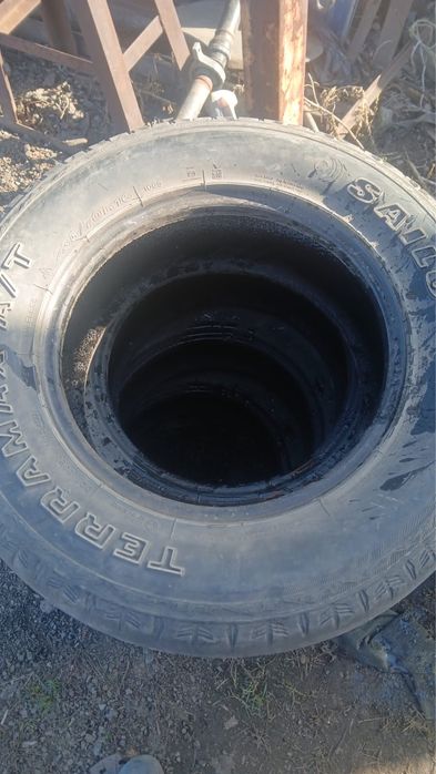 Продам резину 235/70R16