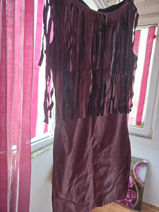 Продавам рокли М размер