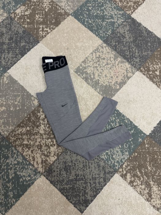Дамски клин Nike Pro