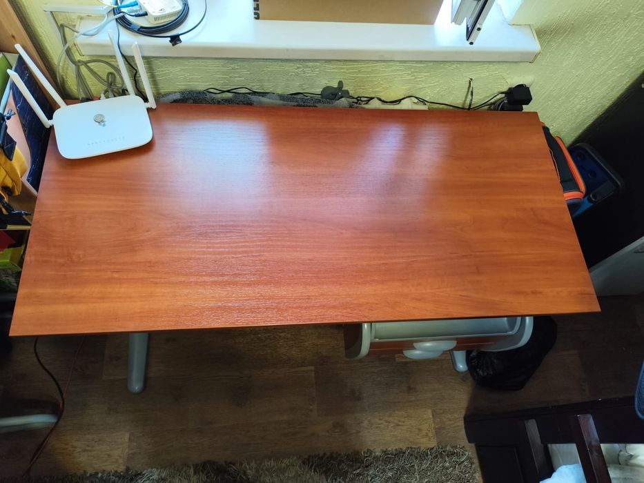 "Растущий " письменный стол и стул