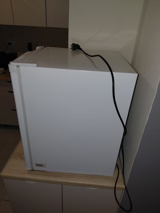 Мини холодильник 65л Midea