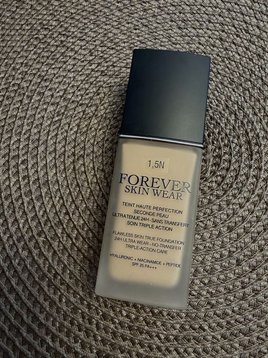 Фондьотен Dior forever skin wear 1.5N