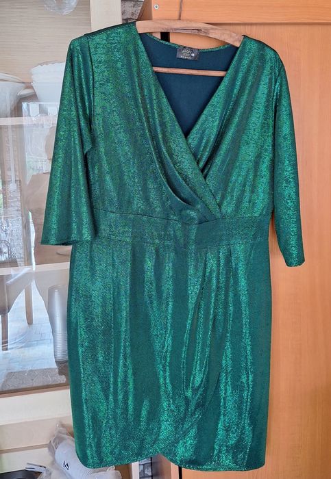 Rochie de culoarea verde smarald. 200 de lei negociabil