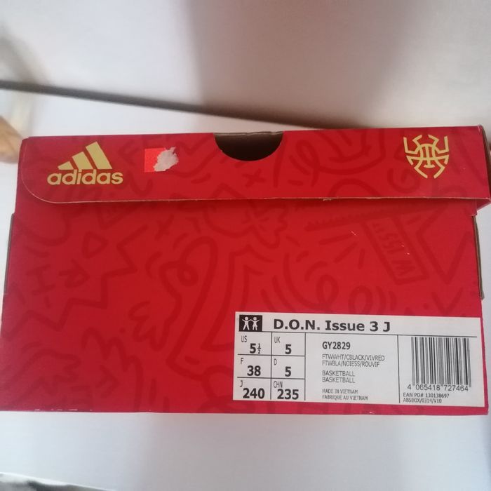 38 номер Адидас маратонки нови