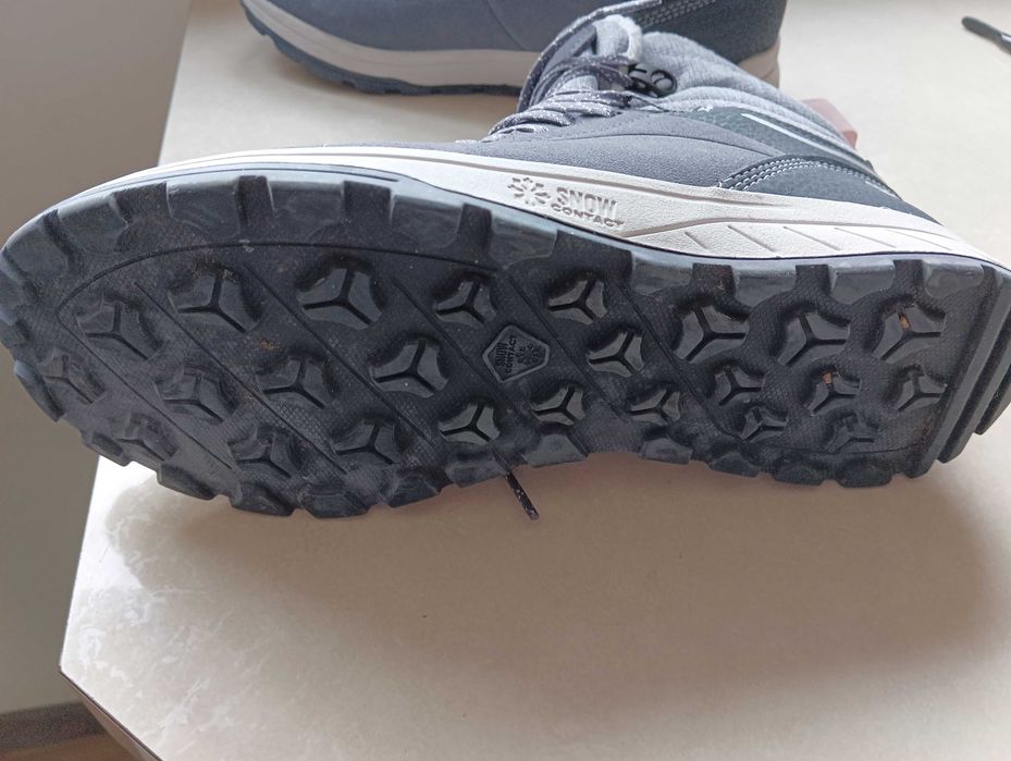 Зимни обувки нови