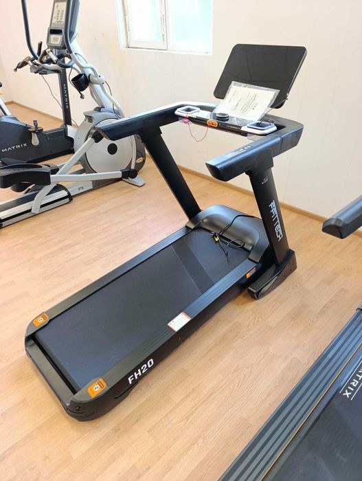 Бягаща пътека FFITTECH® FH20