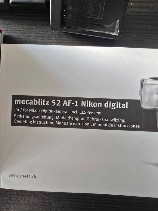 Nikon D3100 + 18–55mm VR + Metz 52 AF-1 + 2 батерии + чанта