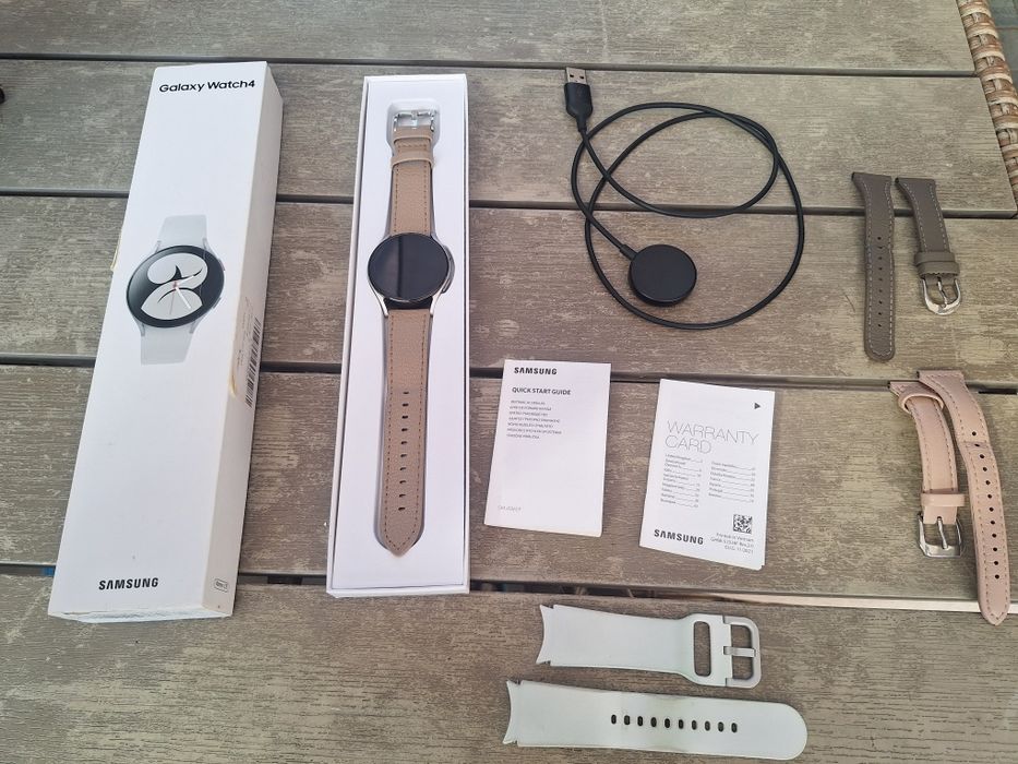 Smartwatch Samsung Galaxy Watch4, 40mm, LTE, SILVER+ Pachet 4 curele & Folie sticlă