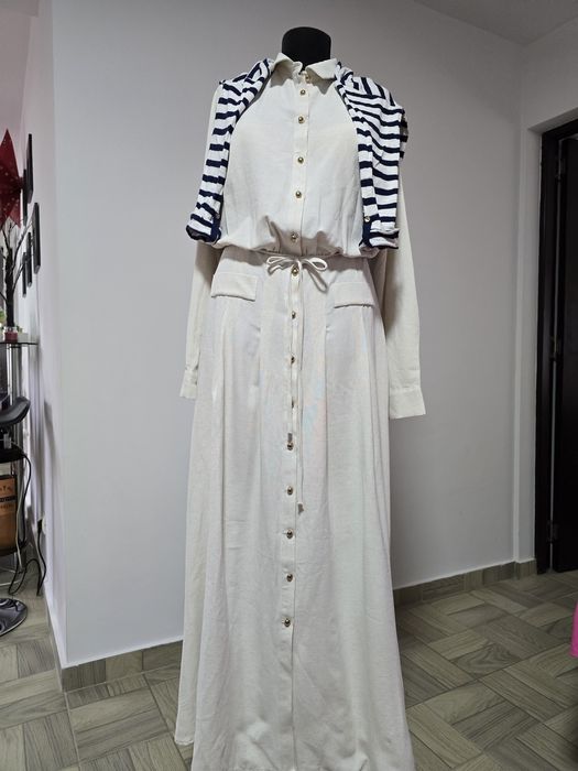 Rochie materiale naturale in si bumbac, inchidere cu nasturi, modelul cu cordon  in talie