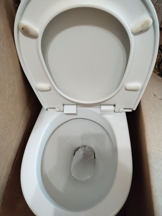 Унитаз напольный белый