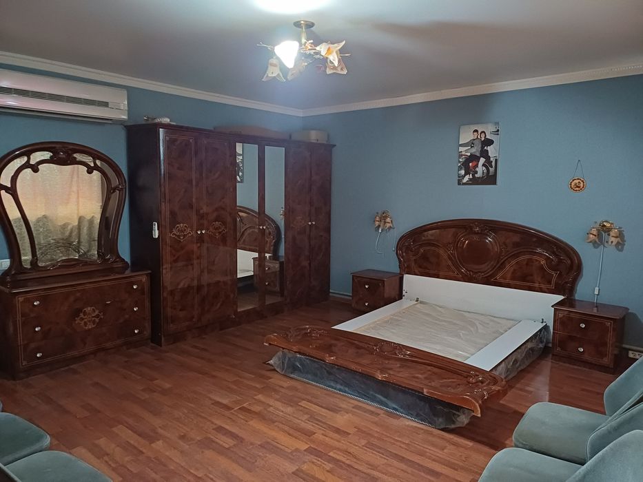 Спальный гарнитур