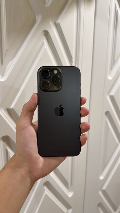 Iphone 15 pro max почти как новый