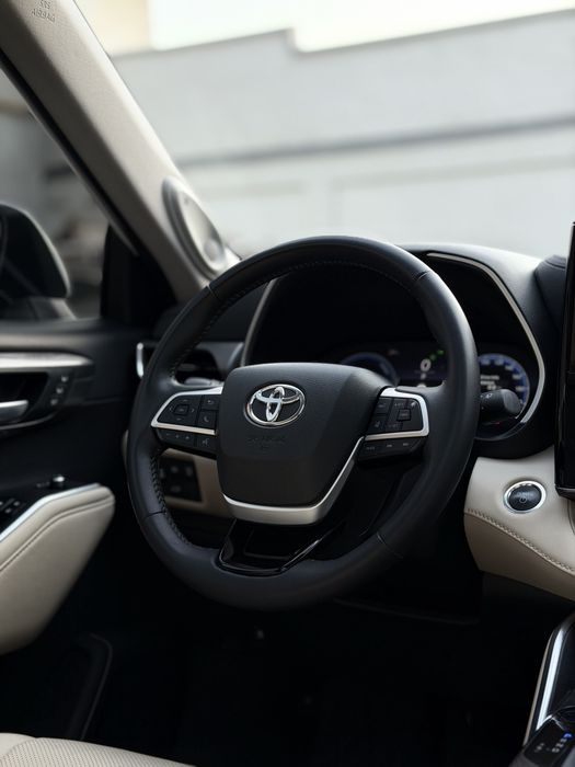 Toyota Highlander Hybrid Limited Full 2025 yil