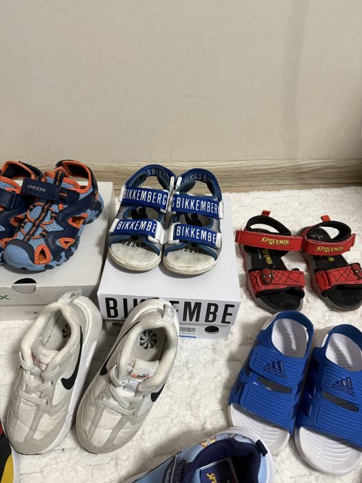 Детски обувки маратонки сандали джапанки пантофки