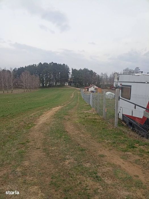 De vânzare teren intravilan în Lacul Reci