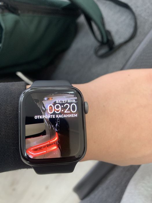 Продам часы apple watch 4