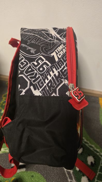 Ghiozdan Cars, Fulger McQueen