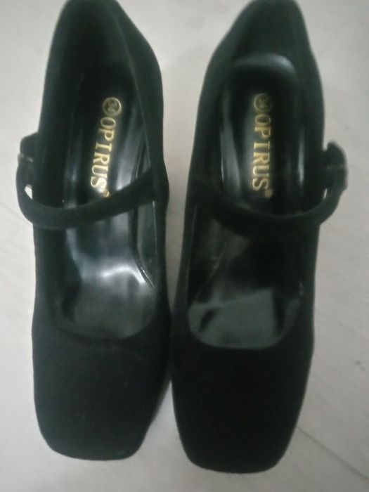 Туфли замшевые на каблуках