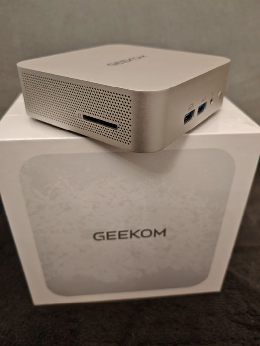 Vand mini PC Geekom A6 ca nou, desigilat