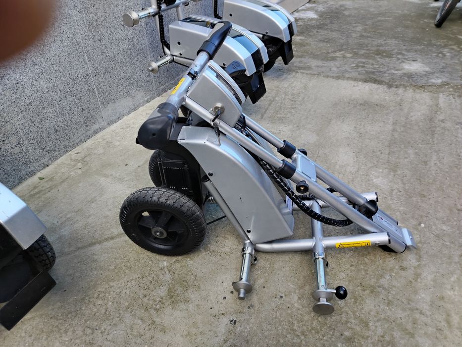 Propulsor electric pentru cărucior scaun persoane cu dizabilități