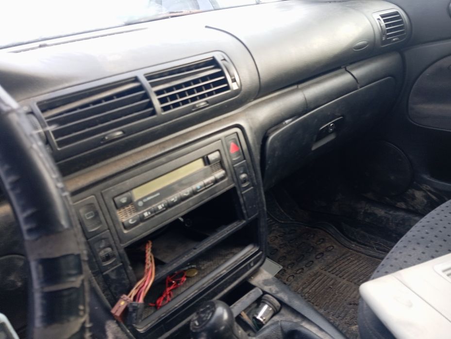 Продавам Пасат Б5 1.6 101 На Части