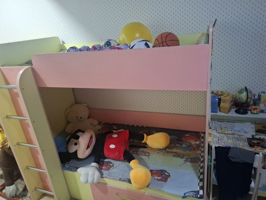 2 етажли калавать детский почти новый без царапина