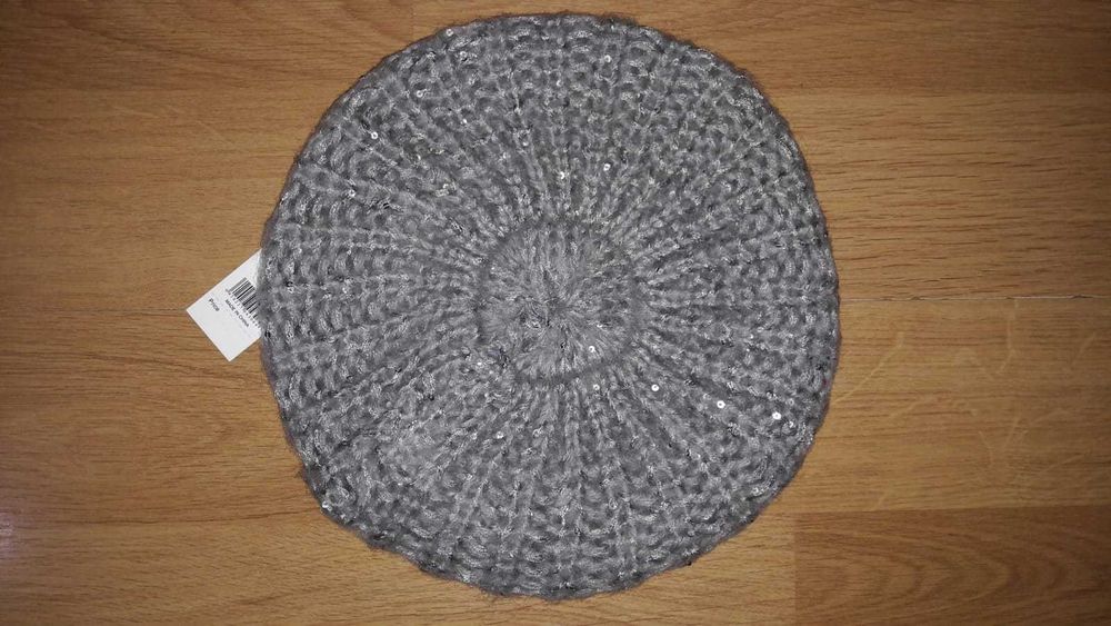 Bereta caciula de iarna de dama gri cu paiete noua