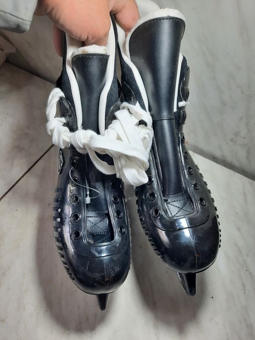 Patine hochey hochei 427 Tour impecabile marime eu 36 ( 23,5 cm)