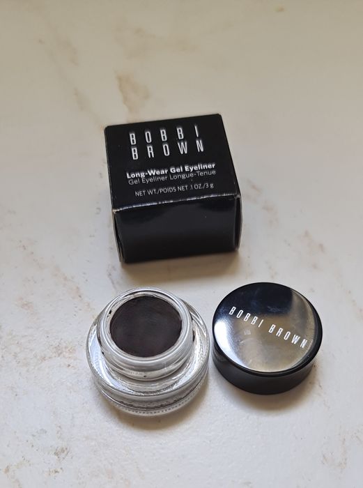 Козметика на Bobbi Brown, Mac, Sheisedo