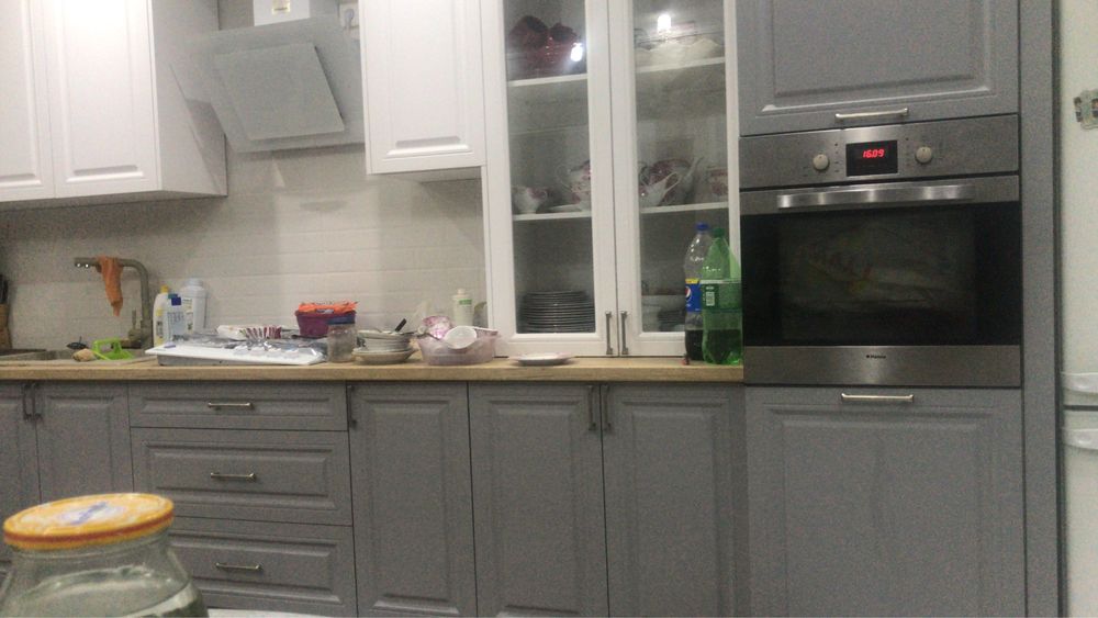 Продам кухню б/у , очень вместительные шкафы