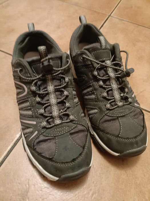 Adidași drumeții