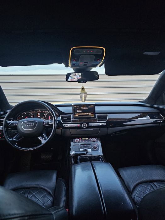 Vând Audi a8 avariat