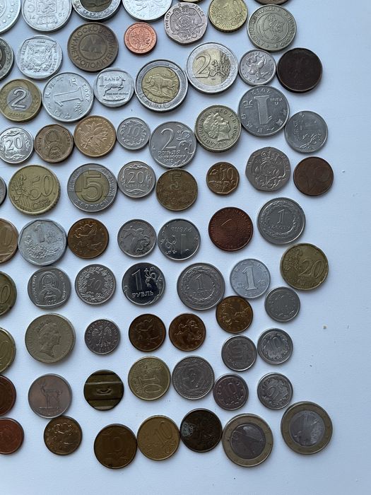 Продам юбилейные монеты. .